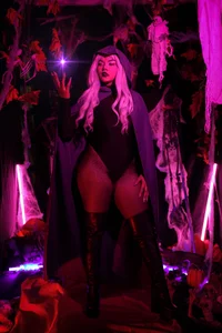 Carolina_Evanss Happy Halloween 2025 Foto 3