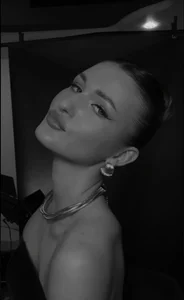 HallieHollo Public Pic