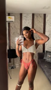 kristen-thomson Know Me 🤗 Pic 3