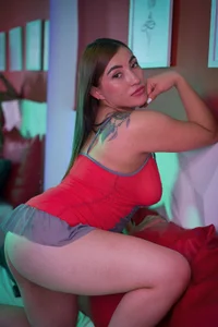 LunaMontielのPublicの 3枚の写真