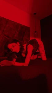 Mimi_Darling_ Tell me I am the most vivid red 圖片 5