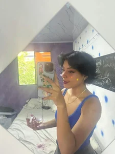 Alison_Spark_ Public зображення 3