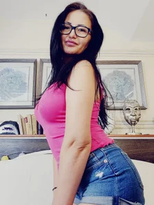 HellenDesire Naughty selfies Pic 6