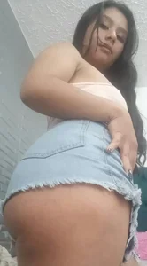 Charis_21 Public Pic 5