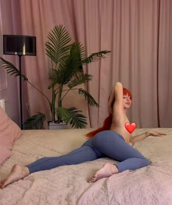 Ariella_xxx Look at me stretch Foto
