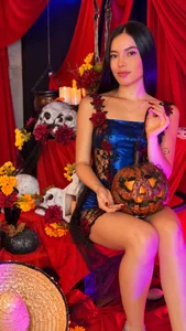 Kim_miller4 🎃 Trick or Treat 🎃help me reach my first 1000 likes 🎃✨💎 Pic 4