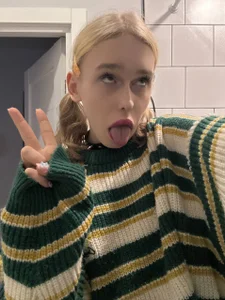 miss_barbie111 Sweet girl with blue eyes mmm รูป  4