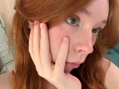 Eva_RedQueen Public - {count, plural, one {תמונה אחת} two {שתי תמונות} many {# תמונות} other {# תמונות}}