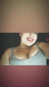 MaddyDirtySlave: Public ( 8 фото)