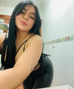 iris_and_her_friends_'s Lara Sex Photo 1