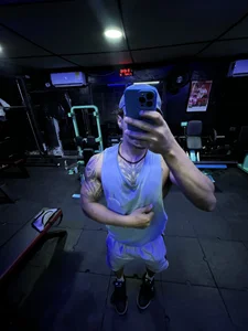 Young_laroi ❤️❤️🫦 รูป  4