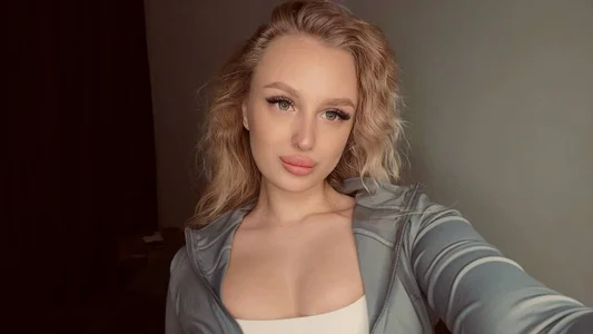 ReginaJoyy Public slika