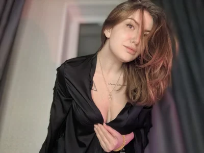 _emmy_dreams Naughty Eva in underwear Pic 2