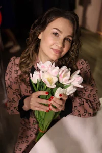 Lillian_White Public  6টি ছবি