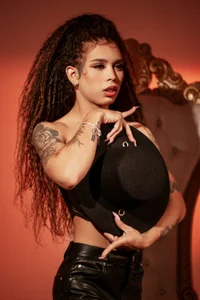 Samantha_Bernardo Queen of Hearts صورة واحدة|Samantha_Bernardo Queen of Hearts صورتان|Samantha_Bernardo Queen of Hearts  5 صور|Samantha_Bernardo Queen of Hearts  5 صورة