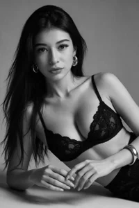 Black lingerie and jewelry de youllwanttocomeback Foto