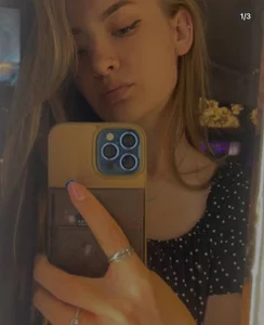 Scented_Elsa Public Pic 2
