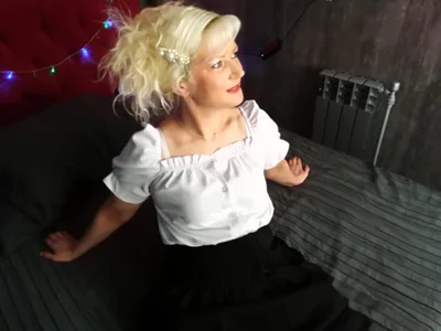 Lilia_blonde Public Pic 4