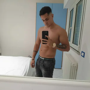 NudeAk47- Public Poză 4