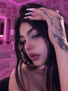 Dolly_raee Public Gambar