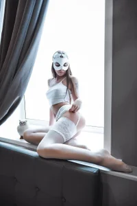 Top_SkinnyEyes Wide Shut图片