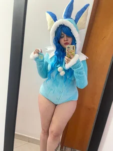 Vallolet_Spencer Vaporeon💙 Foto 2