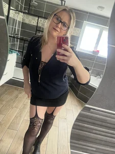 lady_gloria69 Public Pic 3