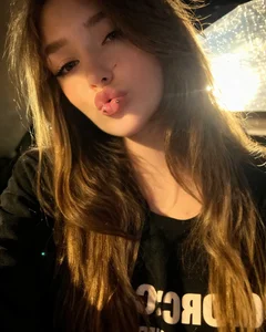 WenFarella Quiet Glow Pic