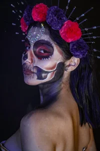 zoe_monroe1 kullanıcısının Trick or treat... but do it with style 👻✨ albümü -  3 fotoğraf