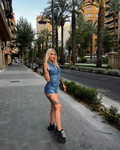 glossy_blondegirl Summer vibes Pic 3