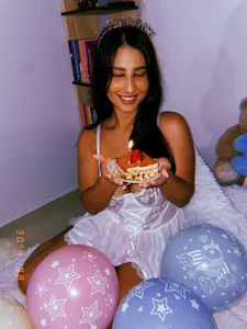 sofi_johansson kullanıcısının Birthdays albümü -  2 fotoğraf