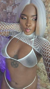 KAROL-SCOTT Blonde hair Pic 4