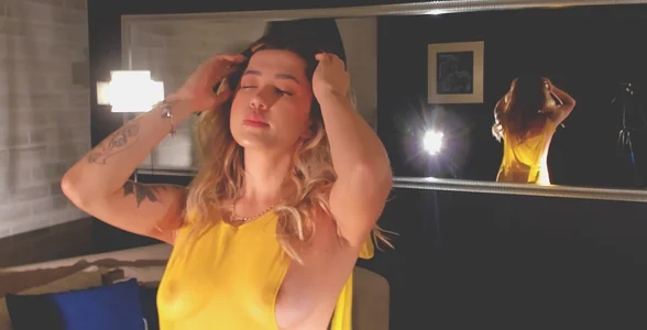 EveBensonX Yellow dress Immagine  3