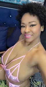 Maturity and Seductiin de Chary-Madam  Imagens