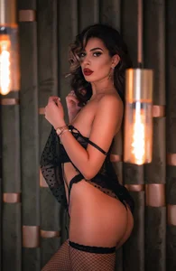 EvaRheaのIs hard to Resist the Temptationの 6枚の写真