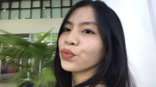 TifanyBurba Public Foto