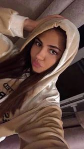 its me de purrpaw  2 photos