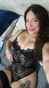 onlyemily_ 🖤🖤 صورة واحدة|onlyemily_ 🖤🖤 صورتان|onlyemily_ 🖤🖤  صور|onlyemily_ 🖤🖤  صورة