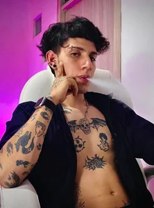 Vergil_Noir_ Public  3. fénykép