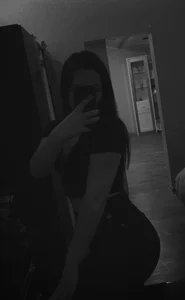 LowOncoming Public  3টি ছবি