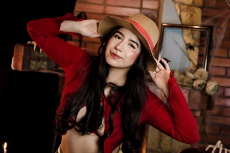 Amy_joones 🏴‍☠️ Your favorite pirate captain is ready to steal more than just your heart… 😈 Pic