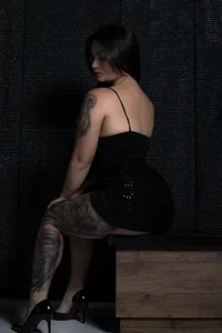 My body speaks with ink and passion 🤍🖤 de anany__ Foto 5