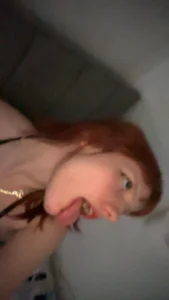 ukemoslut cute in bed Foto 3