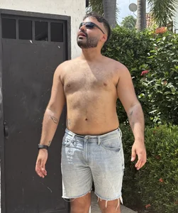 johnnyalx Pool Party Poză 5