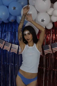 Kat_44 Stars, Stripes & Hot Vibes ✨❤️🤍💙 Foto 8