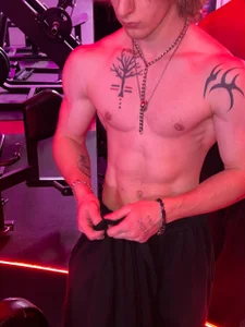 Brendan__PiksPublic图片 3