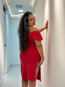 AlessandraLeroy passion red  6টি ছবি