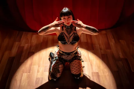 RED😈 de Ravenna666_  8 Imagens