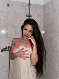 TheaBrownPublic图片 2