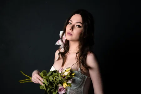 AliceMoreno Blooming Grace зображення